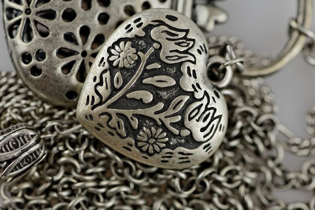 Laser Cutting Machine Solutions for the Accessories Industry Featured Image